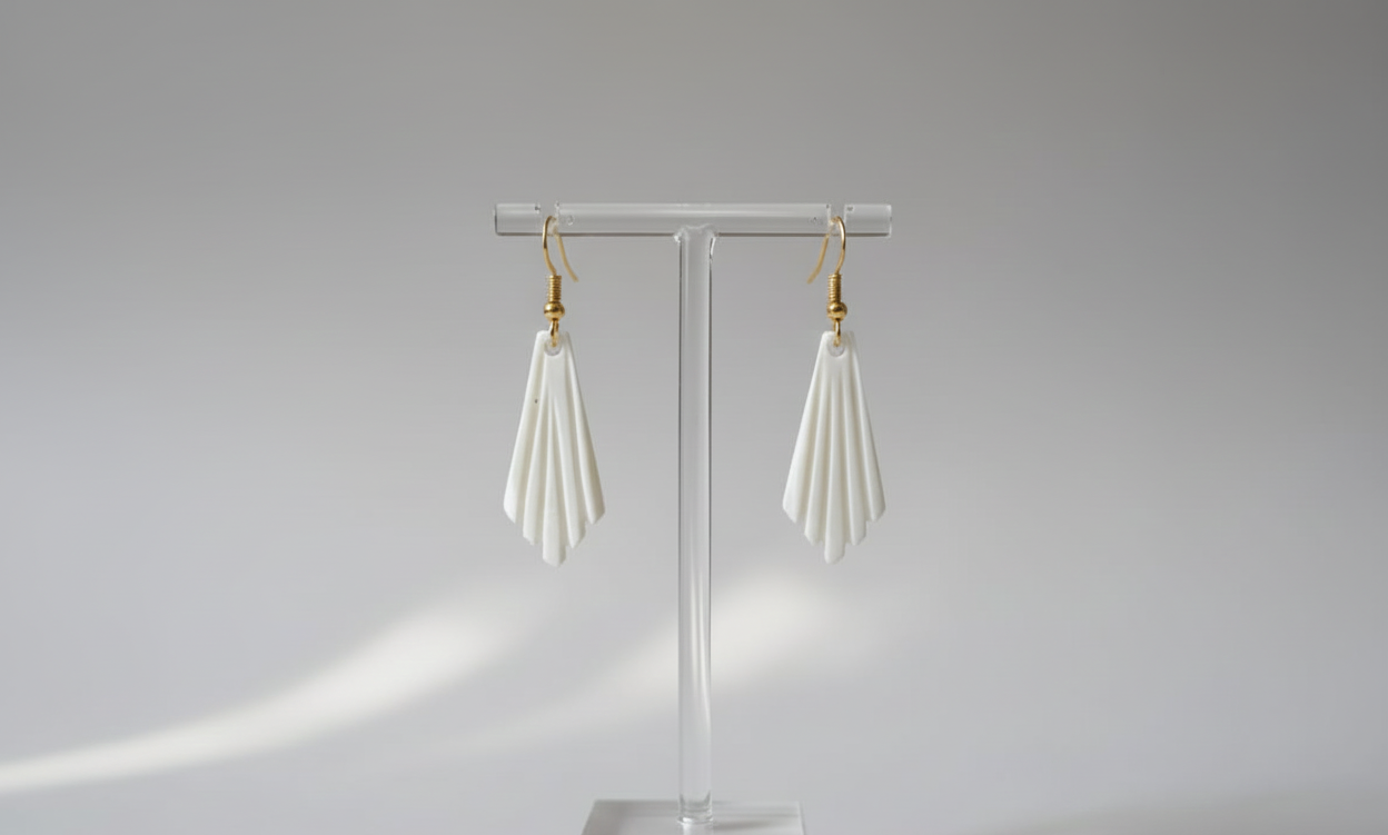 Handcrafted White Marbal Beaded Floral Jewelry Set with Necklace, Earrings, Bracelet & Hair Clip - Image 5